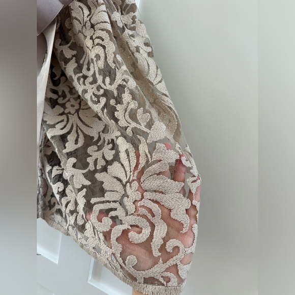 Tadashi Shoji - lace dress with bow - Picture 8 of 8